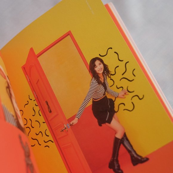 K-Pop TWICECoaster : Lane 2 +Photobook+Photocard - Picture 9 of 9